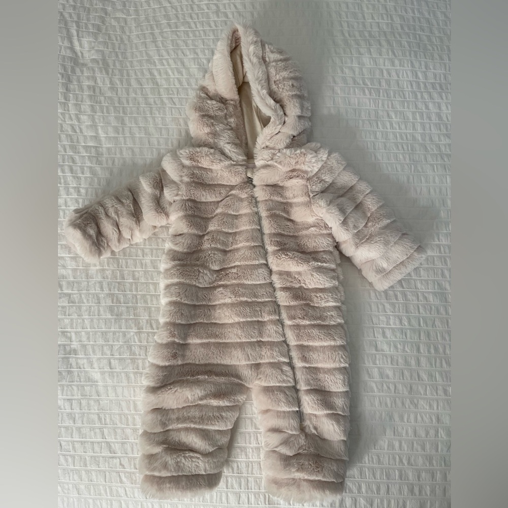 Baby Hooded Jumper
6 Month